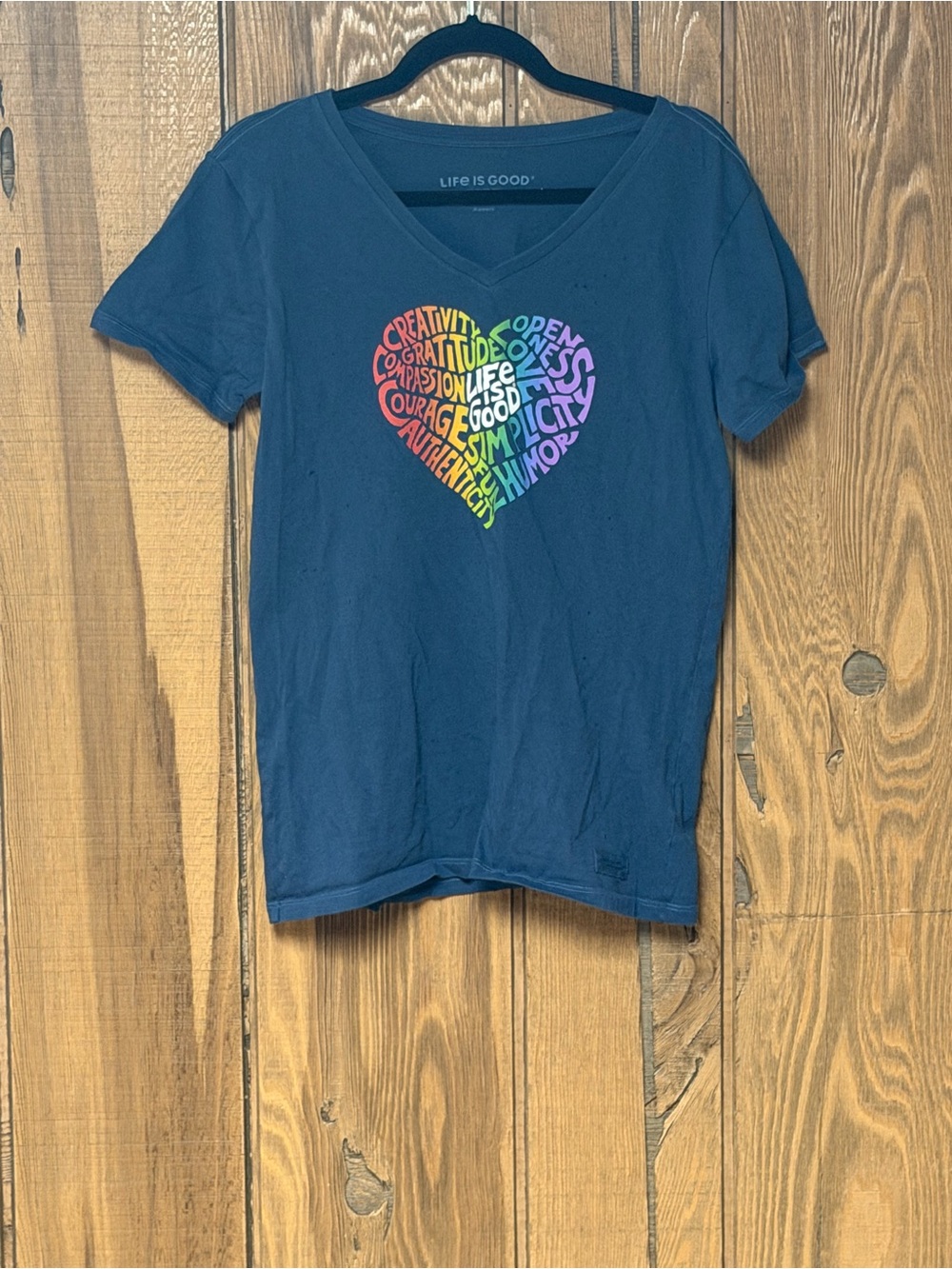 Life Is Good Women’s V-Neck Tee with Rainbow Heart Graphic Short Sleeve M
